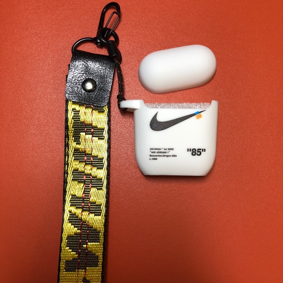 AirPods Case Hypebeast Set with short lanyard - Picture 1 of 2